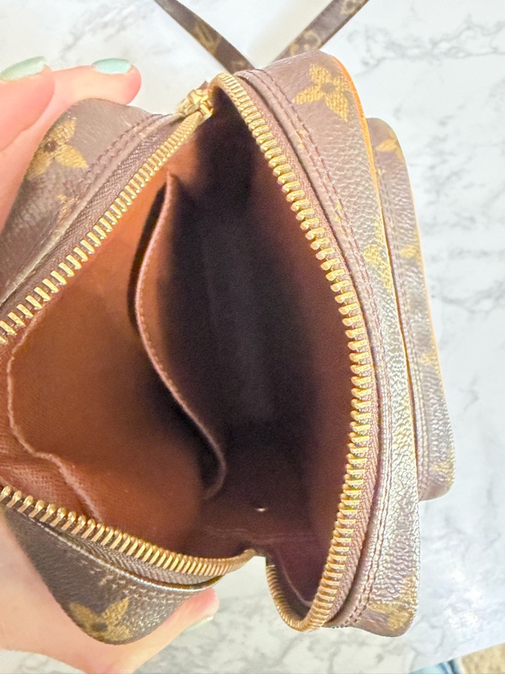 Louis Vuitton Brown Monogram Canvas Crossbody with Tan Trim - Picture 16 of 16